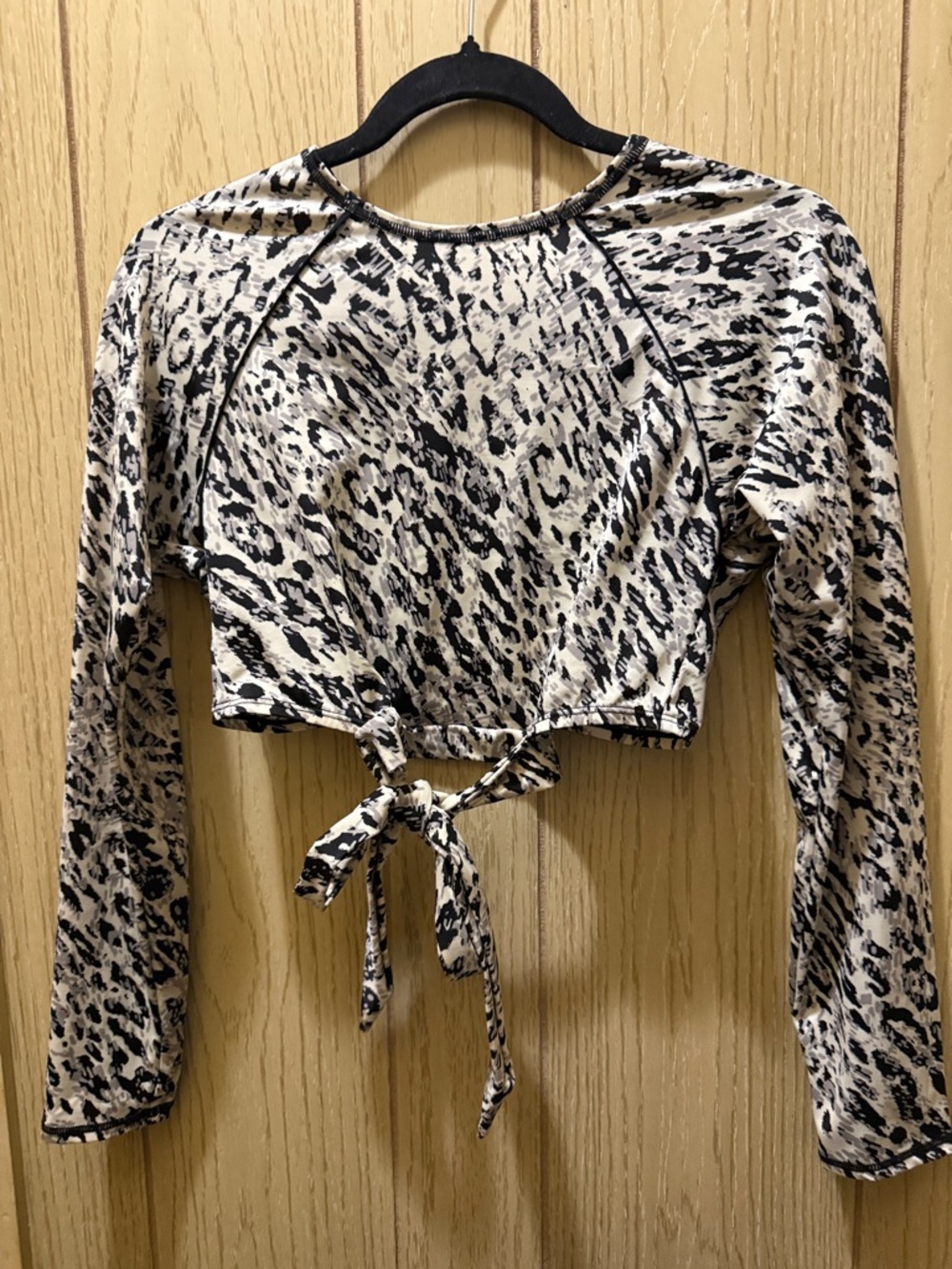 Women's Long Sleeve Tie-Front Crop workout Top - Black and Cream Animal Print